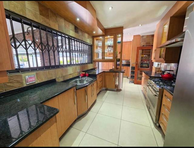 5 BEDROOM HOUSE FOR SALE IN MEYERTON EXT 6